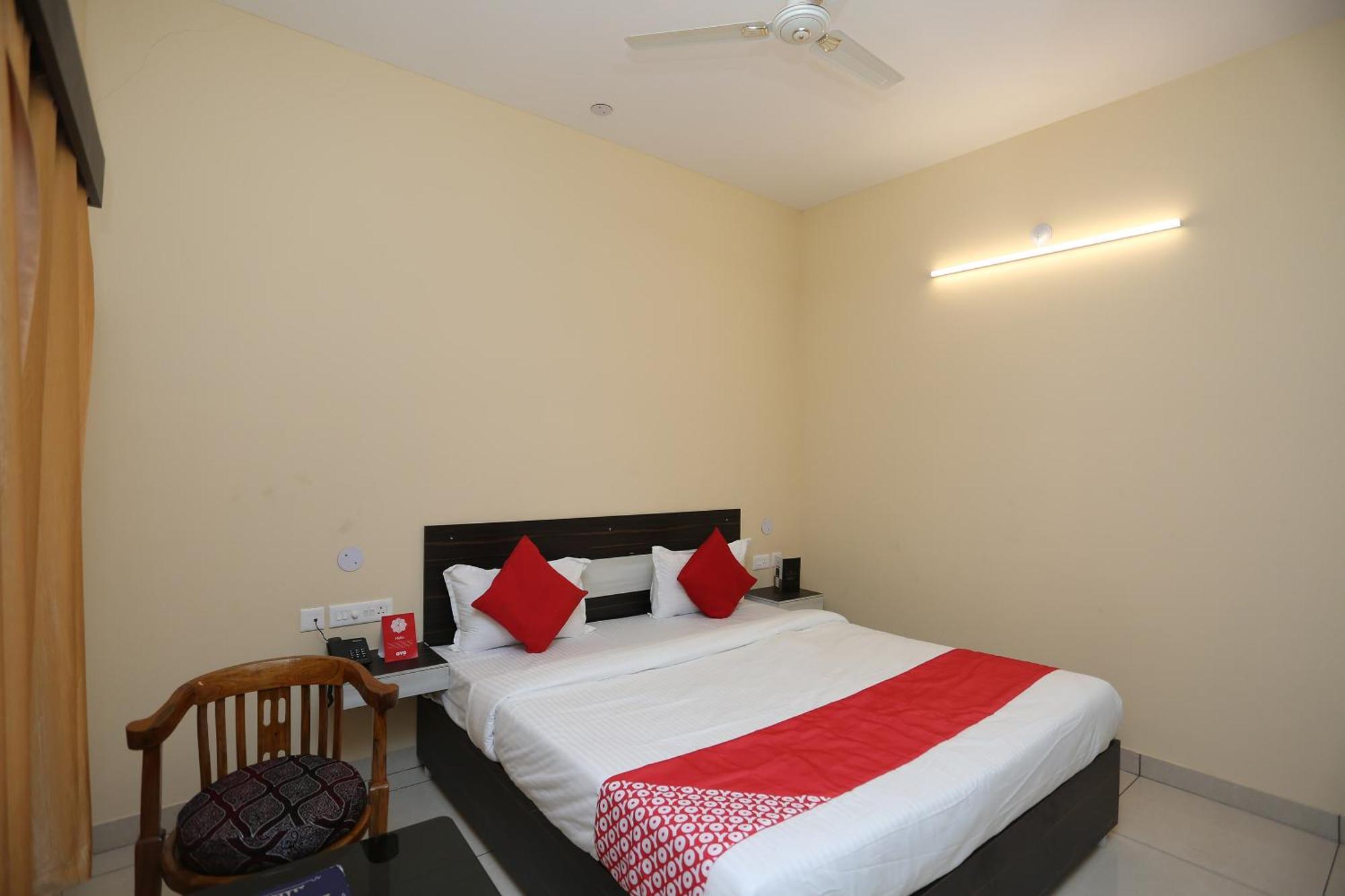 Flagship 27030 Hotel Blue Bell Bhubaneswar Exterior foto