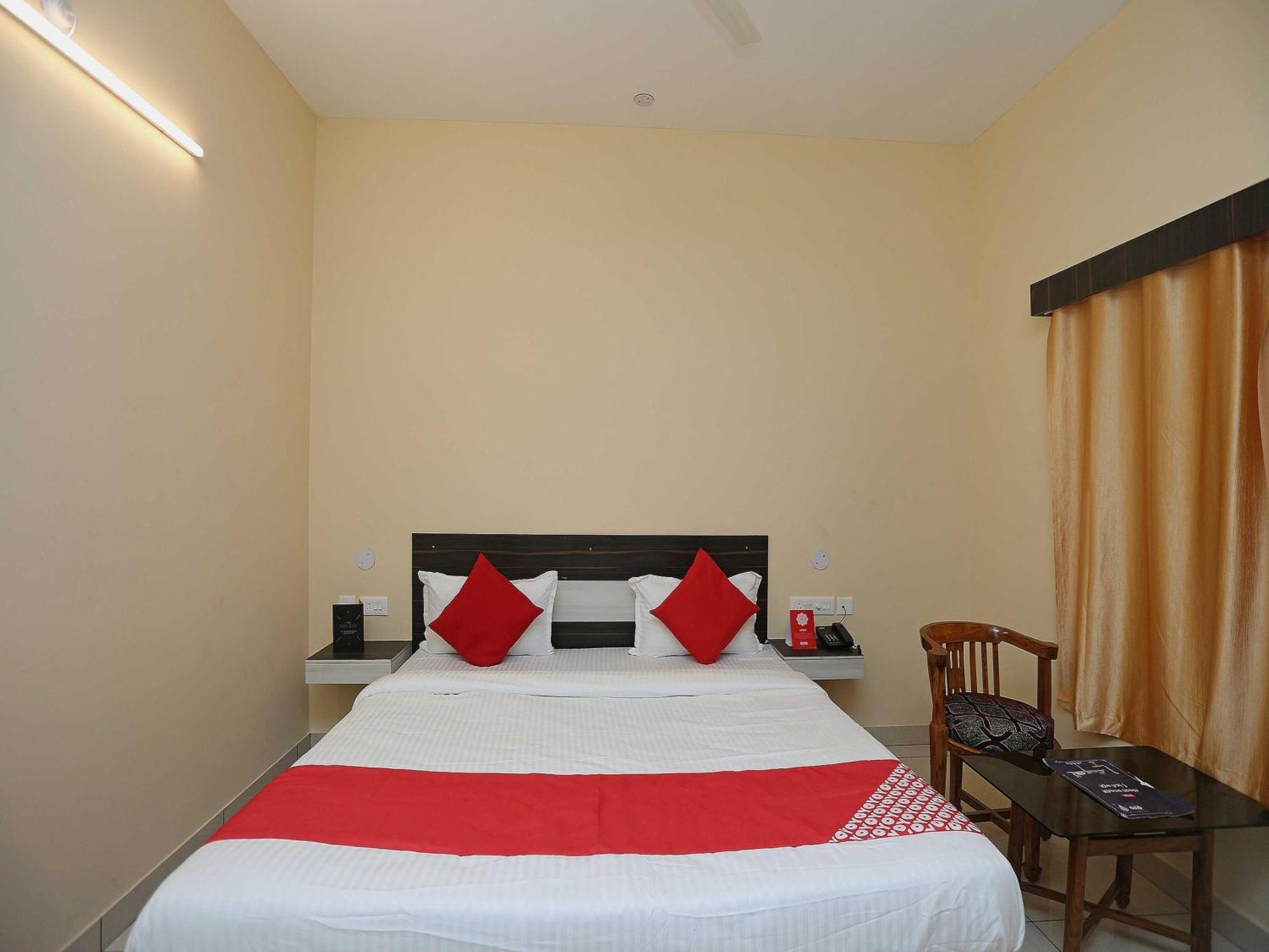 Flagship 27030 Hotel Blue Bell Bhubaneswar Exterior foto
