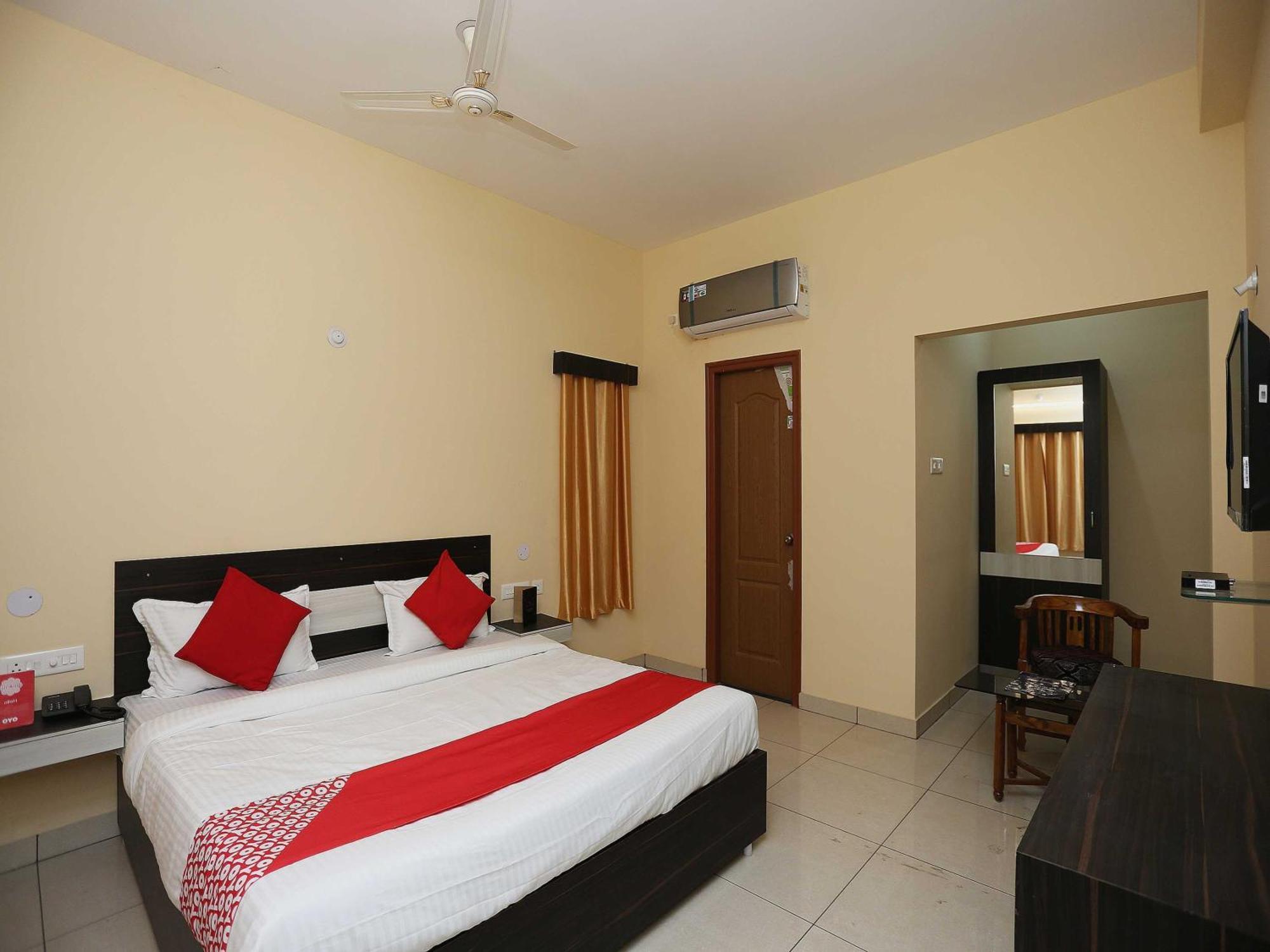 Flagship 27030 Hotel Blue Bell Bhubaneswar Exterior foto